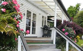Magpie Cottage Homestay Bed & Breakfast